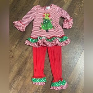 Girl’s Christmas outfit. From Dillards, worn once. Smoke and pet free home.